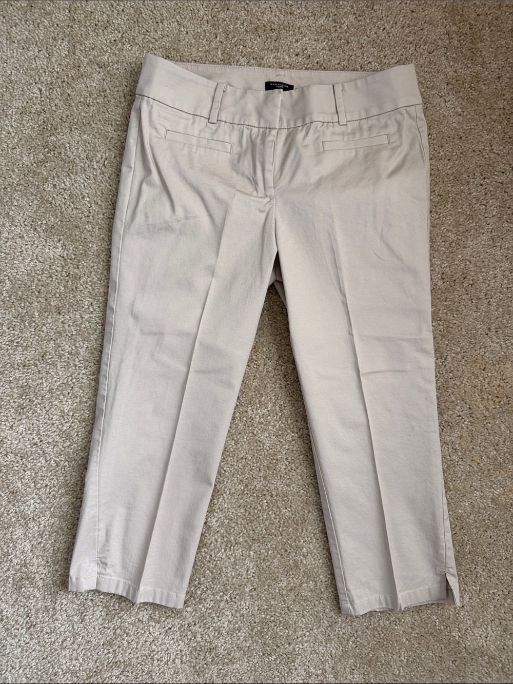 Ann Taylor Signature Light Beige Cropped Capri Women’s Pants Petite